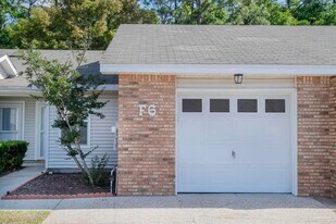 5051 Grande Dr in Pensacola, FL - Building Photo