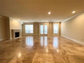 6525 Bandera Ave-Unit -1B in Dallas, TX - Foto de edificio - Building Photo