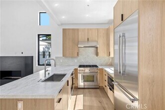 700 Breakers Dr in Newport Beach, CA - Building Photo - Building Photo