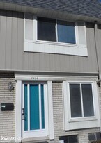 4460 15 Mile Rd in Sterling Heights, MI - Building Photo
