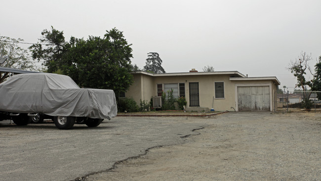 9389 Sierra Ave in Fontana, CA - Building Photo - Building Photo