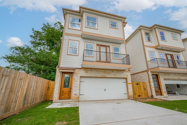 2206 Hoskins Dr in Houston, TX - Building Photo - Building Photo