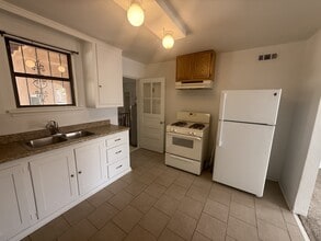 426 Dolores Dr NW in Albuquerque, NM - Building Photo - Building Photo