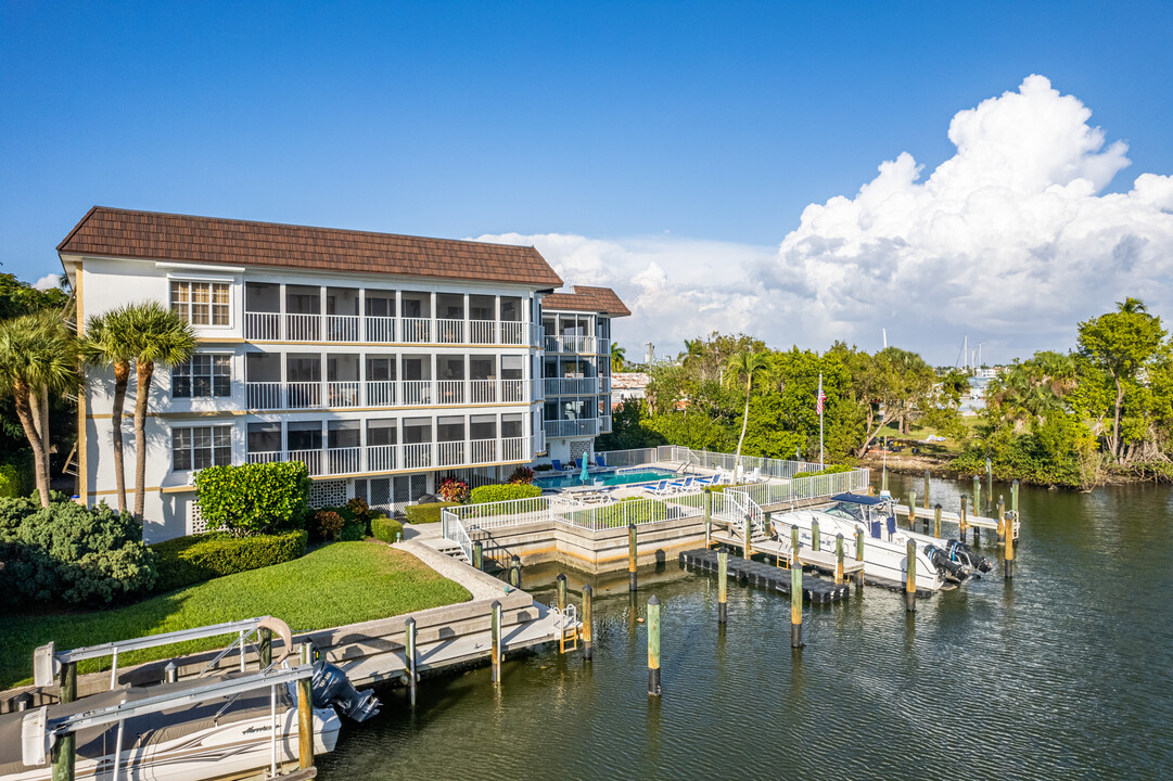 Pier 8 in Naples, FL - Building Photo