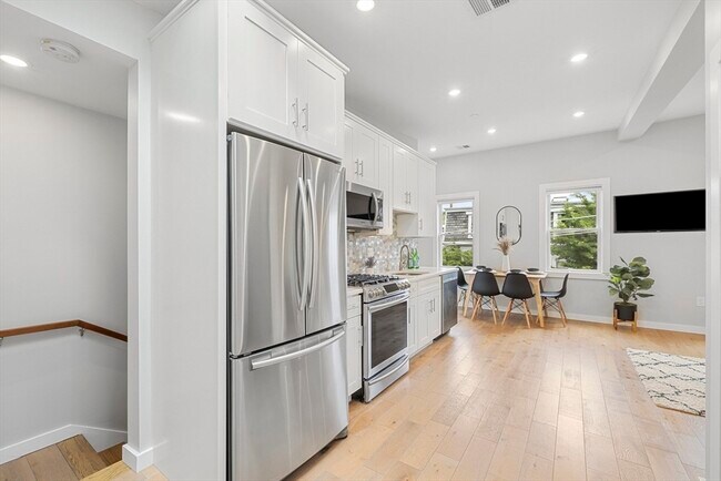 338 Hurley St in Cambridge, MA - Building Photo - Building Photo