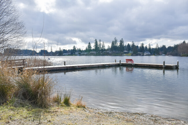 Lakeview Village Apartments in Lacey, WA - Building Photo - Building Photo