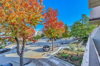 1515 Floribunda Ave in Burlingame, CA - Building Photo - Building Photo