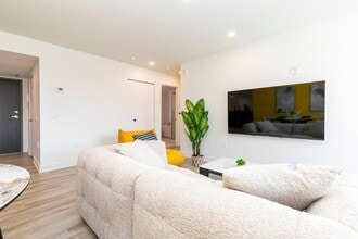 425 Rue Joliette in Longueuil, QC - Building Photo - Building Photo