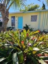 9360 SW 168th St in Palmetto Bay, FL - Building Photo