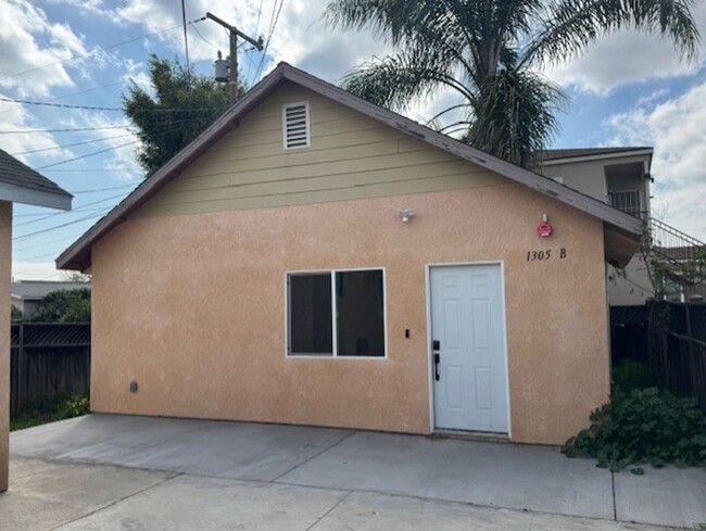 1305 Edgewood Dr in Alhambra, CA - Building Photo - Building Photo