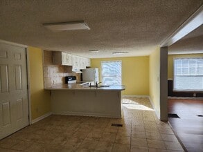 223 Boulder Ln in Locust Grove, GA - Building Photo - Building Photo