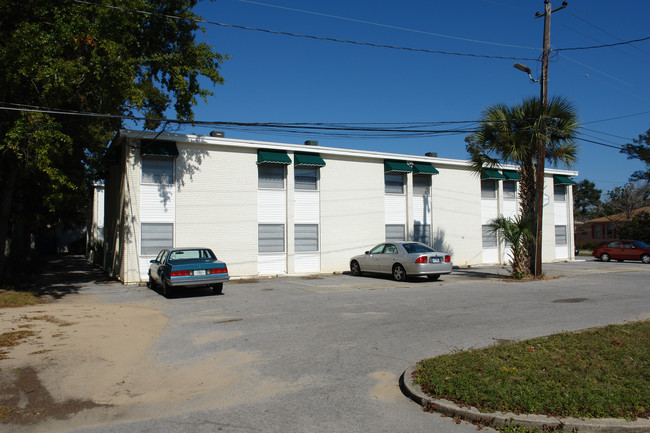 Carlieanna Garden Apartments in Pensacola, FL - Building Photo - Building Photo