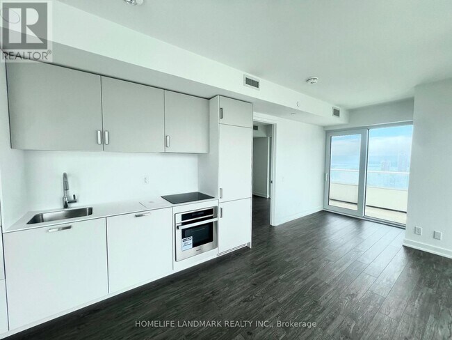 88 Queen St E in Toronto, ON - Building Photo - Building Photo