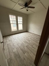1084 Elgie St in Beaumont, TX - Foto de edificio - Building Photo