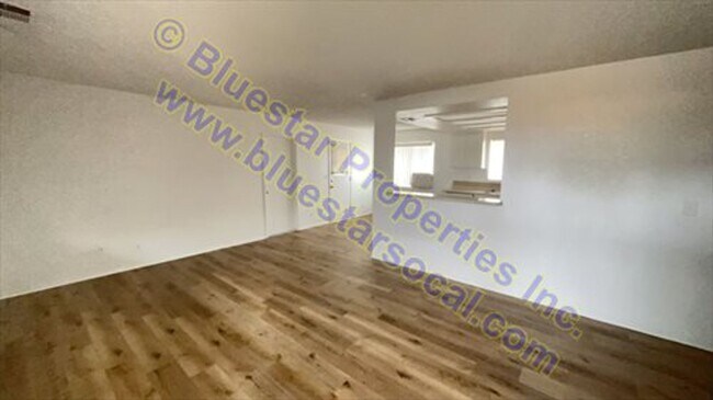 12982 Navajo Rd in Apple Valley, CA - Building Photo - Building Photo