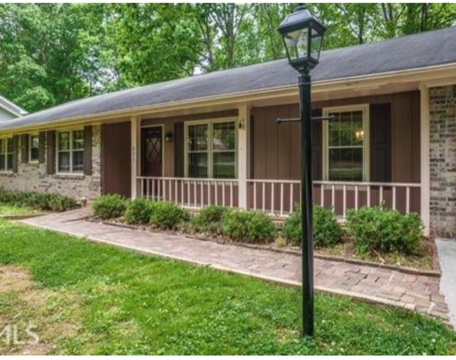 property at 651 Mountainbrooke Cir SW