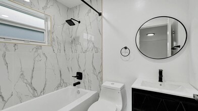 11 NW 117th St in Miami, FL - Building Photo - Building Photo