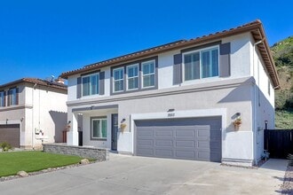 3552 Lake Cir Dr in Fallbrook, CA - Building Photo - Building Photo