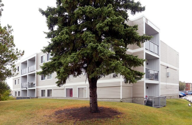 Barton Place in Edmonton, AB - Building Photo - Building Photo