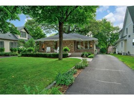 214 Broadway Ave N in Wayzata, MN - Building Photo