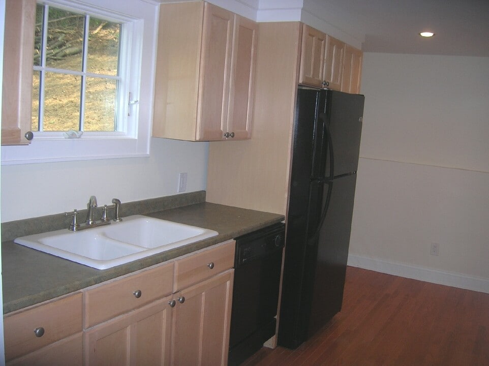 603 NY-22 in Croton Falls, NY - Building Photo