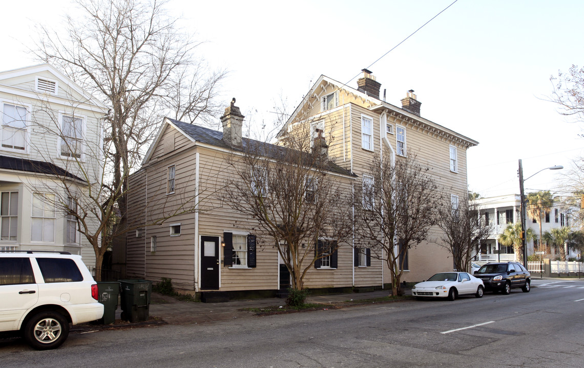 216 Ashley Ave in Charleston, SC - Foto de edificio