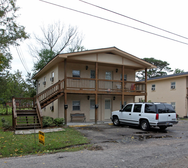 4500-4504 Church St in Moss Point, MS - Building Photo - Building Photo