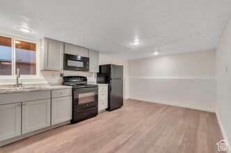 5365 W 5200 S, Unit 5365 W 5200 S in Salt Lake City, UT - Building Photo - Building Photo