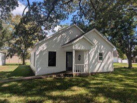 10143 FM 524 Rd in Sweeny, TX - Building Photo