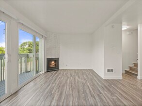 6374 Caminito Salado in San Diego, CA - Foto de edificio - Building Photo