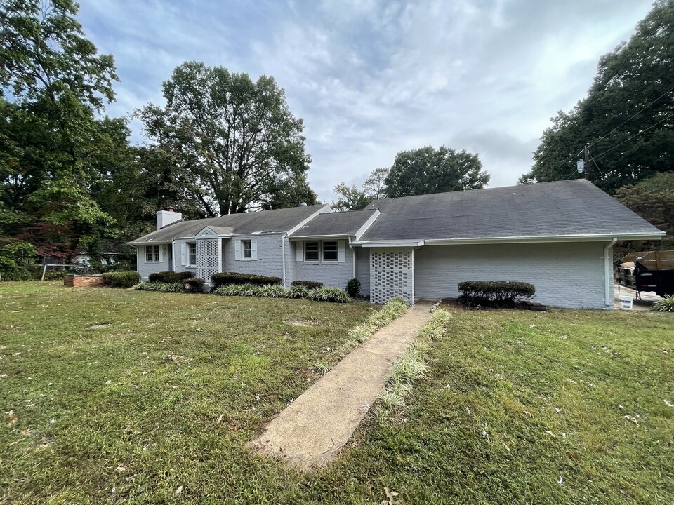 1806 Trinity Rd in Raleigh, NC - Building Photo