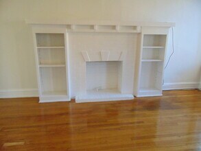 2209 E 70th St, Unit 1E in Chicago, IL - Foto de edificio - Building Photo