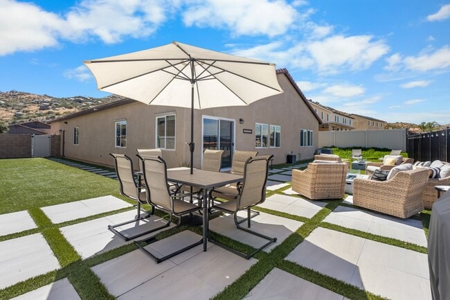 30716 Foxhollow Dr in Winchester, CA - Foto de edificio - Building Photo