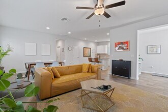 10800 Blacket Dr in Austin, TX - Building Photo - Building Photo