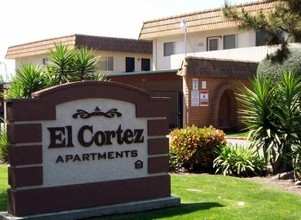 El Cortez Apartments in Fresno, CA - Building Photo - Building Photo