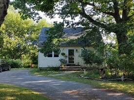 1314 Blakeley Rd in East Aurora, NY - Building Photo