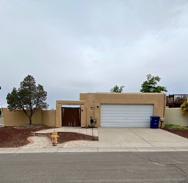 property at 5401 Luttrell Ct NE