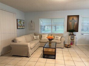 3123 SW Natura Ave in Deerfield Beach, FL - Building Photo - Building Photo