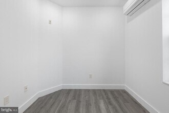 212 Catharine St in Philadelphia, PA - Building Photo - Building Photo