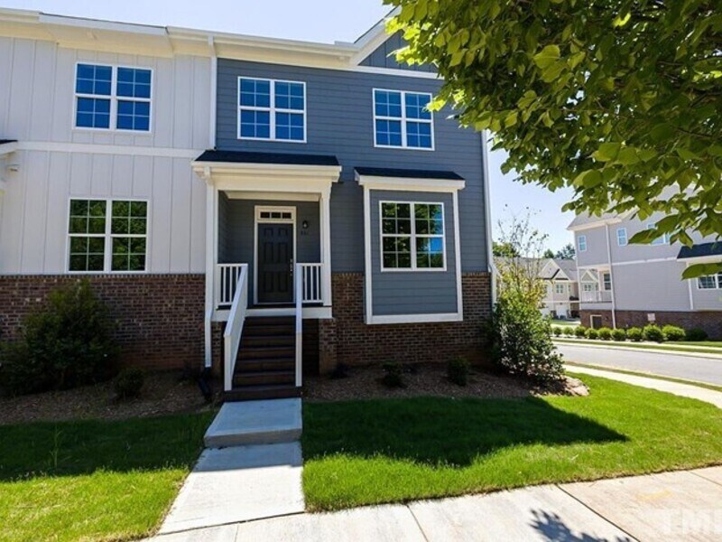 861 S Franklin St in Wake Forest, NC - Building Photo