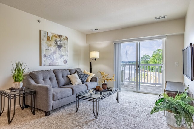 Fox Run Senior Apartments in Crystal Lake, IL - Building Photo - Building Photo