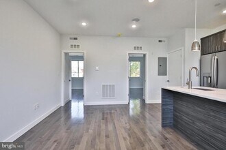 1939 N Darien St in Philadelphia, PA - Foto de edificio - Building Photo