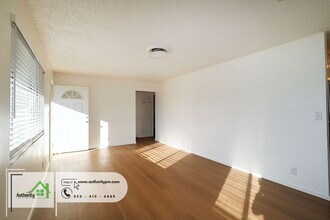2042 Neptune Terrace in Redding, CA - Building Photo - Building Photo