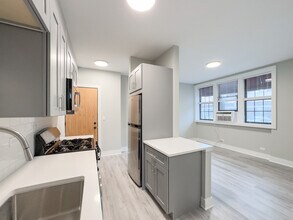 373 Hazel Ave, Unit A3 in Glencoe, IL - Foto de edificio - Building Photo