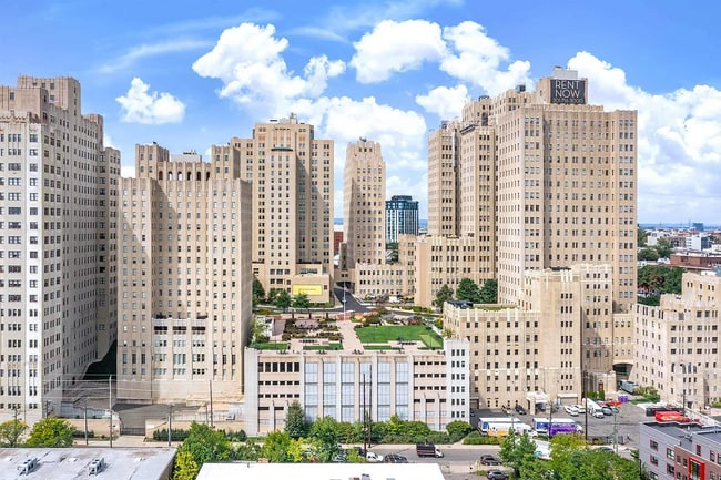 4 Beacon Way, Unit 1703 in Jersey City, NJ - Building Photo - Building Photo