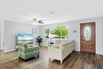 8628 Magnolia Dr in Seminole, FL - Building Photo - Building Photo
