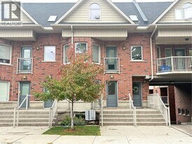 81 Young St in Hamilton, ON - Building Photo