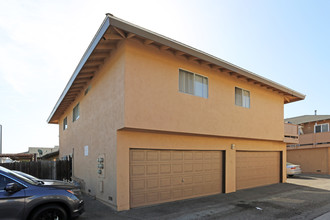 16531 Sabot Ln in Huntington Beach, CA - Building Photo - Building Photo