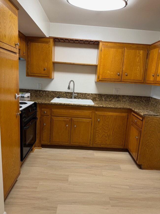 3546 Del Amo Blvd, Unit 9 in Torrance, CA - Foto de edificio - Building Photo