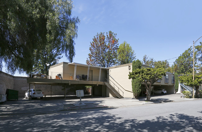 1055 Vermont St in San Jose, CA - Foto de edificio - Building Photo